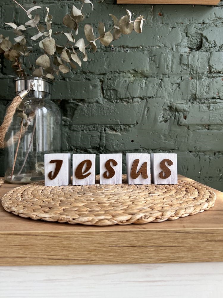 Набір підсвічників дерев'яних "Jesus" 5х6 см