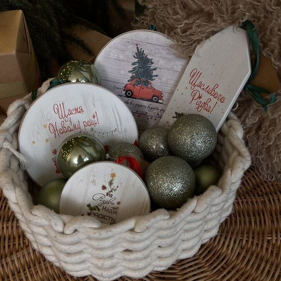Замовляйте Різдвяний декор за найкращою ціною в магазині Decor & Home